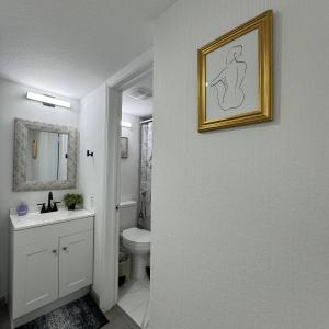 Koupelna v ubytování 2 DT Dallas l FIFA WORLD CUP READY l 5 Min from Love Field