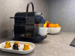 Φαγητό σε αυτό το διαμέρισμα ή κάπου εκεί κοντά