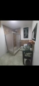 Μια τηλεόραση ή/και κέντρο ψυχαγωγίας στο Akasha Galápagos