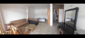 Χώρος καθιστικού στο Akasha Galápagos