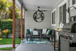 Χώρος καθιστικού στο Gugunyal Cottage - Belle Escapes Jervis Bay