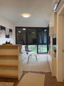 Et tv og/eller underholdning på Ten Apartment