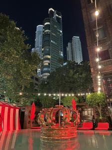 Habitación exclusiva في بوينس آيرس: نافورة في وسط المدينة ليلا +9 صور