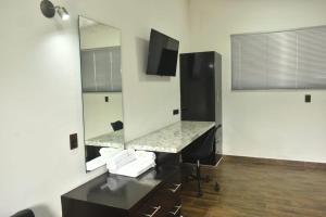 Ένα μπάνιο στο Hotel DLux