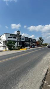 Το κτήριο όπου στεγάζεται  το ξενοδοχείο