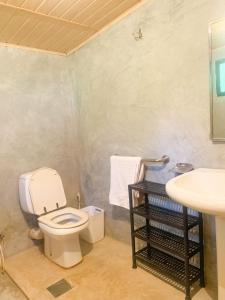 Ένα μπάνιο στο The Moon Star Vila