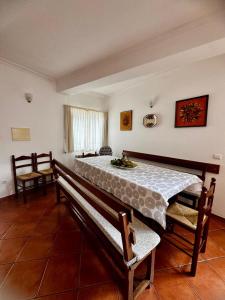 En eller flere senge i et værelse på Casa das Oliveiras - Manteigas