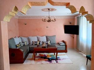 Μια τηλεόραση ή/και κέντρο ψυχαγωγίας στο Dar wafaa 2 belle appartement de luxe