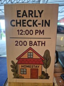 a sign that reads early check in pm barn at Airi Homestay in Suvarnabhumi Airport +1 photo