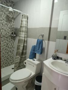 Bilik mandi di Minisuite, Piso 1