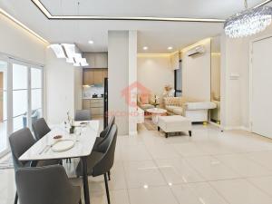 Posezení v ubytování Luxury 2BR BSD House near ICE BSD