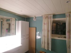 Ένα μπάνιο στο House with sea view, boathouse, garage and boat +28 φωτογραφίες