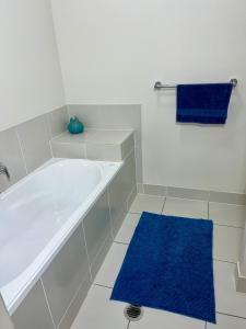 Φωτογραφία από το άλμπουμ του Private Room with shared bathroom σε Browns Plains
