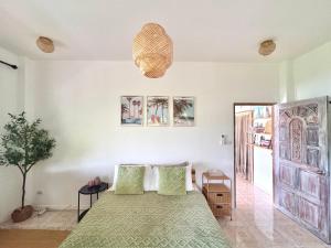 Postel nebo postele na pokoji v ubytování Sea Dreamer Ao Yon Beach House