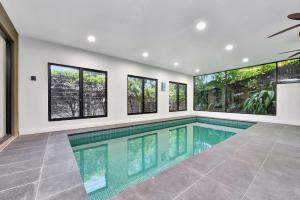 Swimmingpoolen hos eller tæt på Beachy Keen at Avoca with Private Magnesium Pool