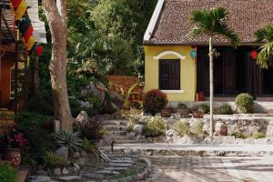 Κήπος έξω από το ANN GARDEN RETREAT by Secret Garden Cat Ba