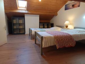 Ένα ή περισσότερα κρεβάτια σε δωμάτιο στο Notre-Dame-de-Monts - Apt spacieux 76m² - 6 pers - Animaux admis - Parking - FR-1-540-327