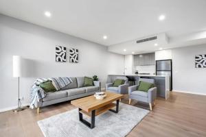 Kuchyň nebo kuchyňský kout v ubytování Herald Building Newcastle - Coastal City Retreat