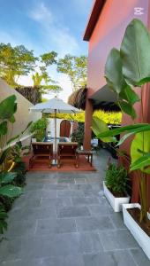 Κήπος έξω από το Hometel - Casa Suria by the Bayou 5BR TruBalinese