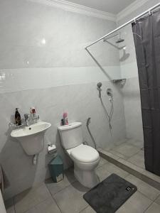 Ένα μπάνιο στο Ponta Rest House