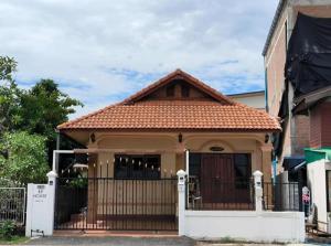 Budova, kde se prázdninový dům nachází