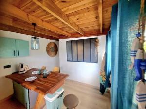 Φωτογραφία από το άλμπουμ του Echappée Mer - ma cabane de surf σε Etang-Sale +15 φωτογραφίες