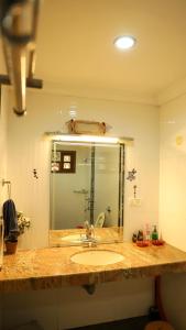 Ένα μπάνιο στο Gorgeous Inn