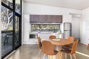 Η κουζίνα ή μικρή κουζίνα στο Ecocrackenback 5 +14 φωτογραφίες