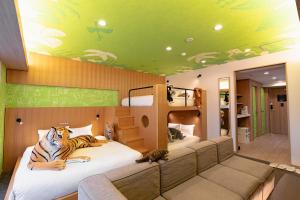 Postel nebo postele na pokoji v ubytování GOLD STAY Nagoya Sakae ゴールドステイ名古屋栄