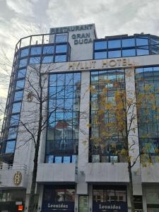 Το κτήριο όπου στεγάζεται  το ξενοδοχείο +1 φωτογραφίες