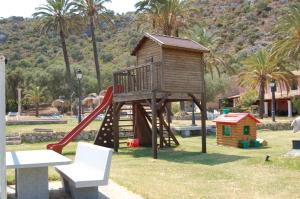 Rural Charm villa and Outdoor Adventure Agritourism Apartment with Private Mountain Path approximately 5 minutes walking from the beach Ideal for relaxation játszósarka