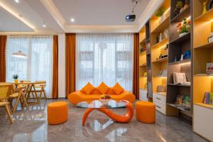 Фотография из галереи Huazhu Hongcun Yingwushan Homestay в городе Tangkou +29 фотографий