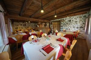 ห้องอาหารหรือที่รับประทานอาหารของ Agriturismo Ciablun