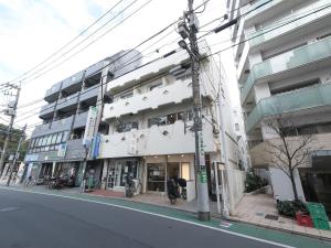 Το κτήριο όπου στεγάζεται  το διαμέρισμα