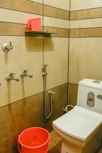 Phòng tắm tại AnanthaSayanam Homestay Near Sri Padmanabha Swamy Temple +15 ảnh