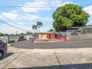 Foto de la galería de Comfy Modern Apt With Parking n Generator in Manati en Manati