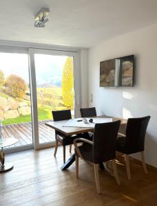 Un televizor și/sau centru de divertisment la Apartment Am Birkenweg