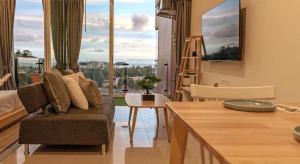 Χώρος καθιστικού στο Chic Residences at Karon Beach