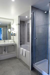 Ένα μπάνιο στο Hôtel du Golf