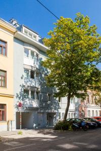 Budova, kde se aparthotel nachází