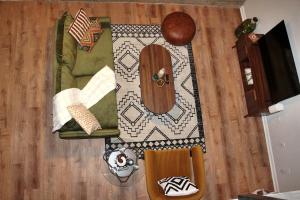 Fotografie z fotogalerie ubytování Heritage Haus - Luxe 2BR w Deck, Pets OK, Wi-fi, Near Marietta Sq v destinaci Marietta