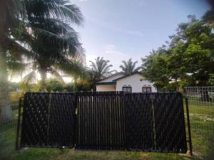 Κήπος έξω από το Rumah Singgah Kita Gunung Ledang