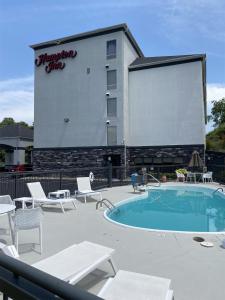Πισίνα στο ή κοντά στο Hampton Inn Ft. Chiswell-Max Meadows