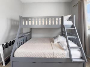 Gallery image of Casa La Cueva Apt 2 Boho Oceanfront House in Arecibo