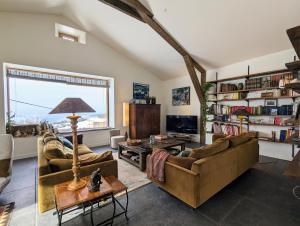 Μια τηλεόραση ή/και κέντρο ψυχαγωγίας στο La Béraine "rien que pour vous"