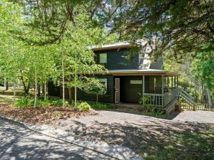 Το κτήριο όπου στεγάζεται  η παραθεριστική κατοικία