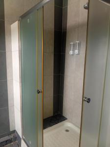 Ένα μπάνιο στο My home suites area14 +15 φωτογραφίες