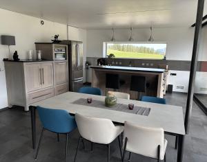 Η κουζίνα ή μικρή κουζίνα στο PurPlus Lodge