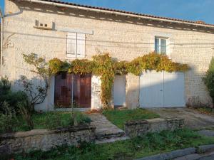 Κήπος έξω από το Gîte des Trois Coeurs, 4-8pers, charme ancien et salle de jeux