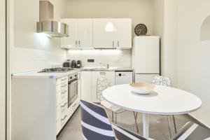 Η κουζίνα ή μικρή κουζίνα στο Easylife - Milano - Battisti 13 - Duomo